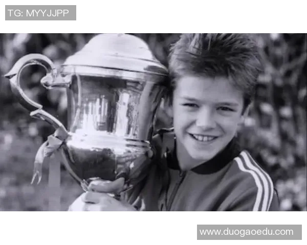 日本四十岁足球明星的传奇人生与职业生涯回顾